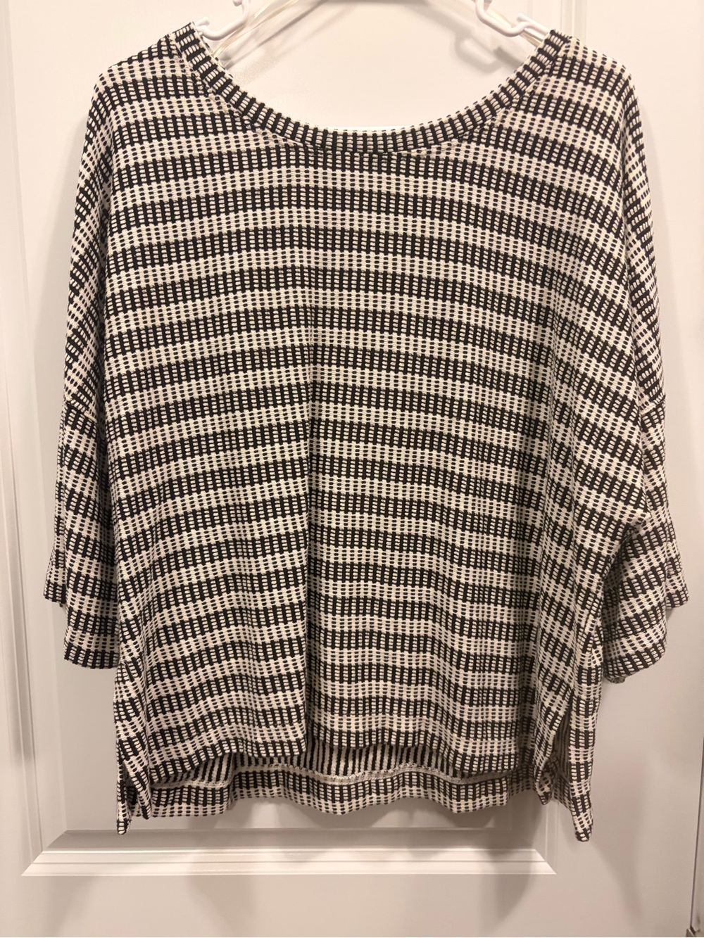 Max Studio Black and White Textured Knit Top